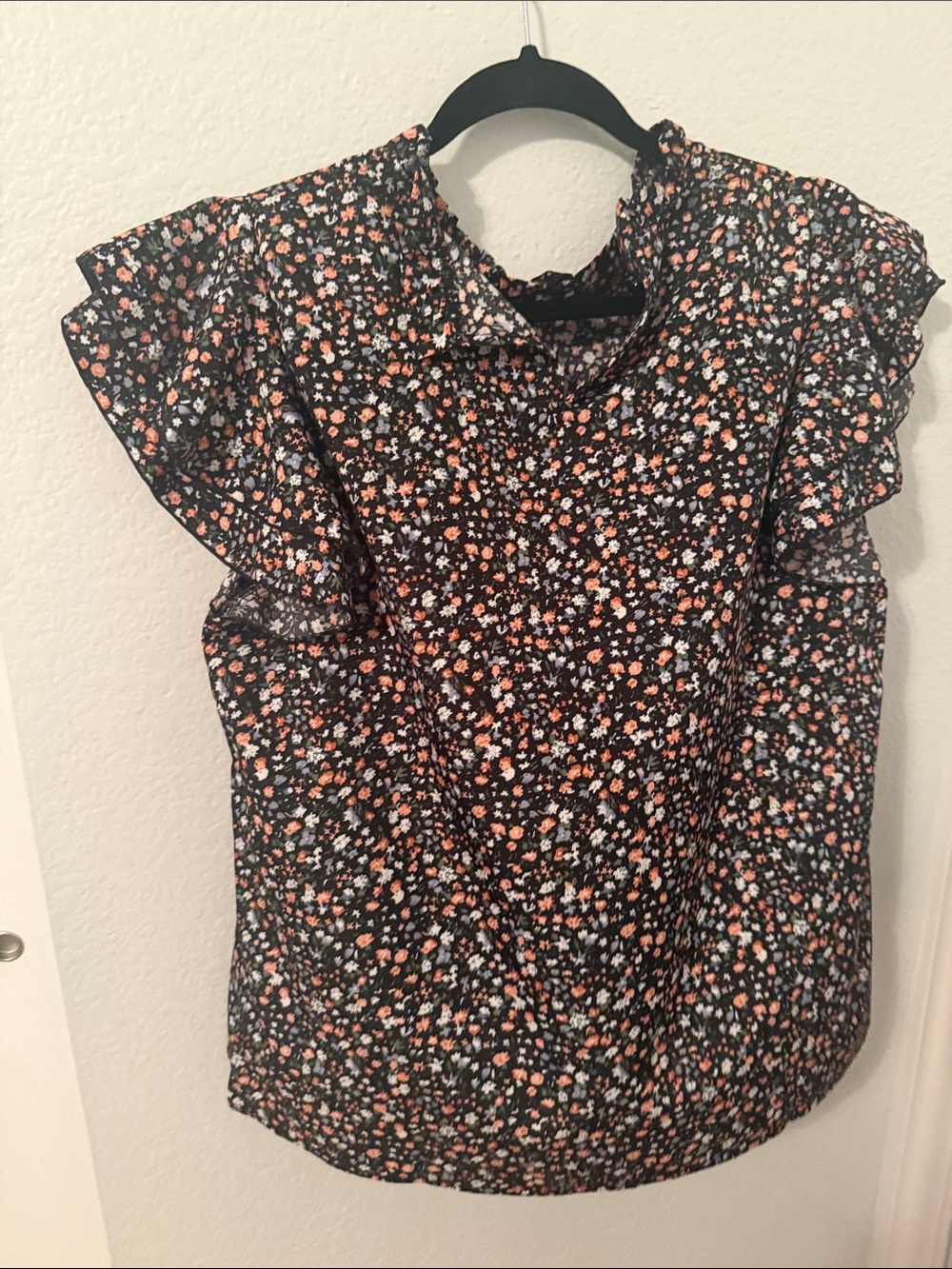 SHEIN Black Floral Ruffle Sleeve Blouse